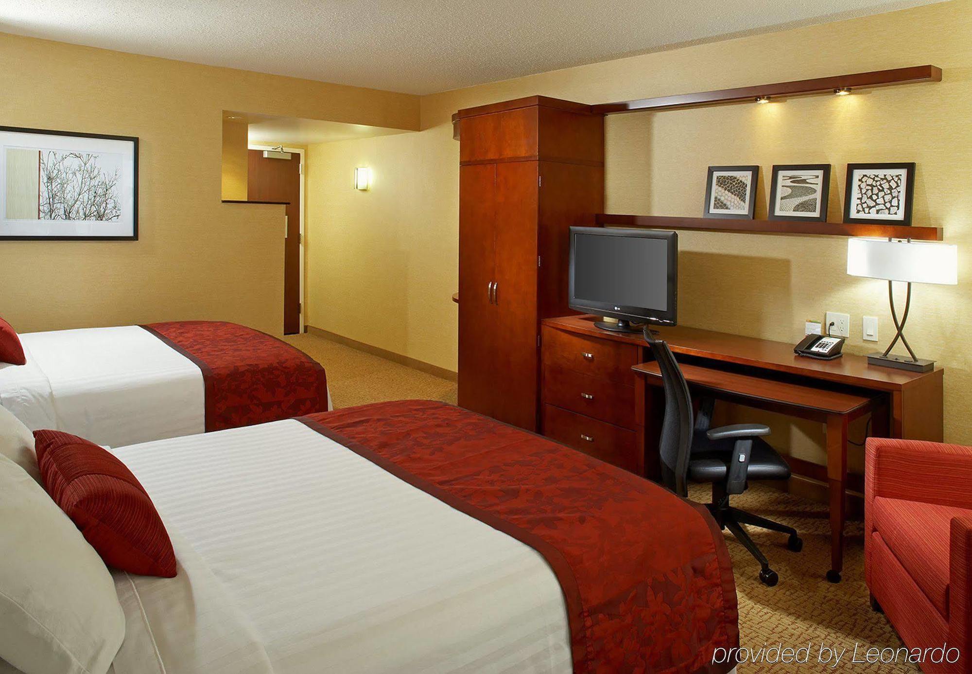 Courtyard Pittsburgh Settlers Ridge/Robinson Township Hotel Imperial Room photo